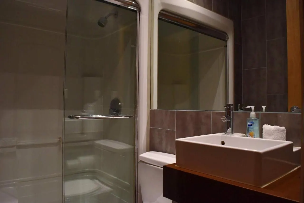 Planet Traveler Hostel Toronto